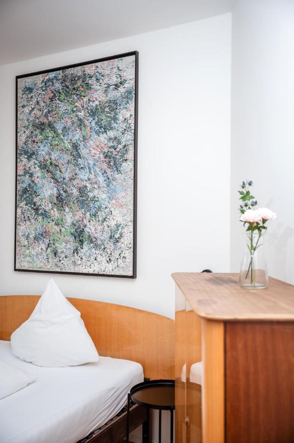 Kuenstlerzimmer Im Kulturhaus Haeselburg Gera Esterno foto