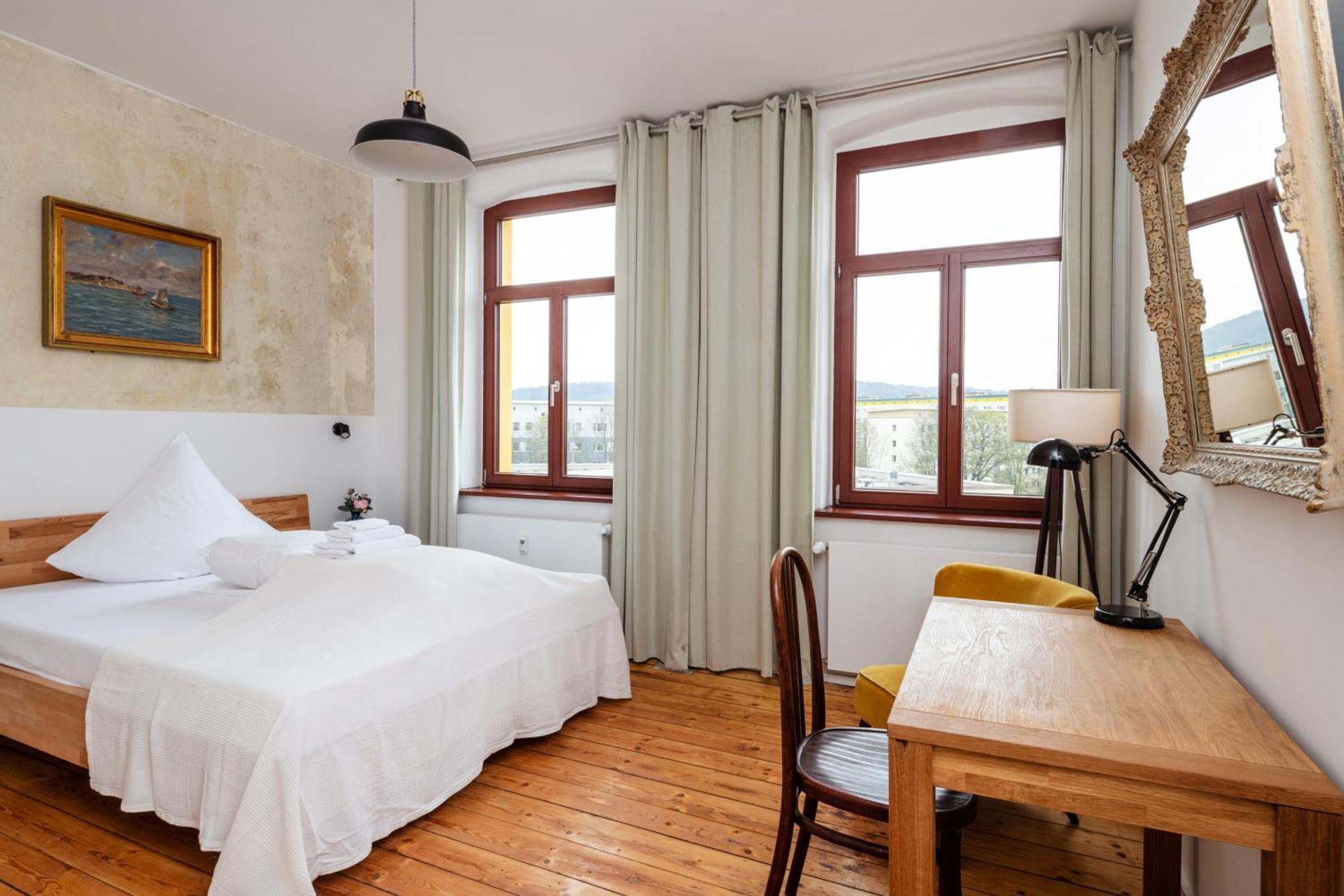 Kuenstlerzimmer Im Kulturhaus Haeselburg Gera Esterno foto