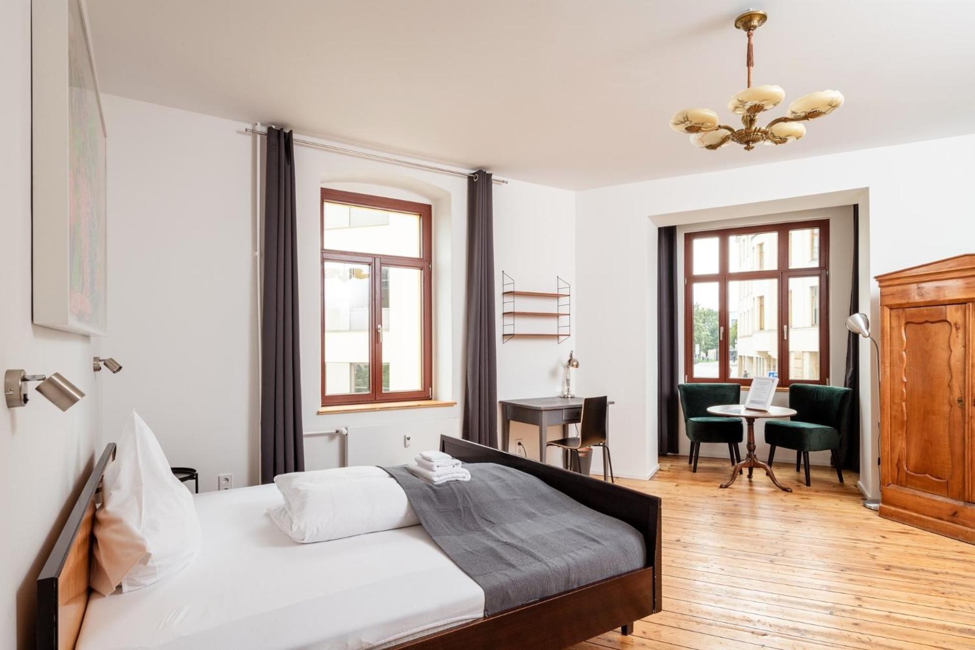 Kuenstlerzimmer Im Kulturhaus Haeselburg Gera Esterno foto